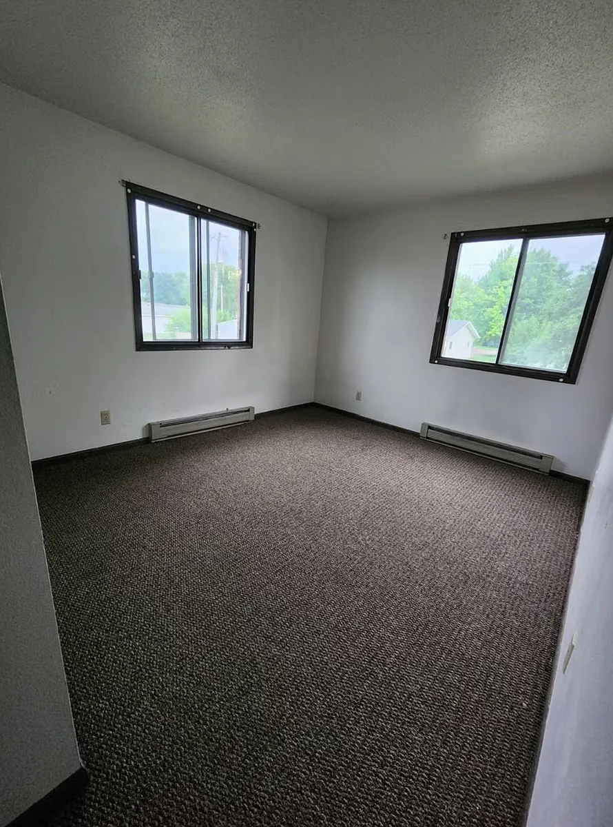 Photo 2 of 8 - 509 S Railroad Ave #3 - Jefferson, SD Building Photo - 509 S Railroad Ave #3