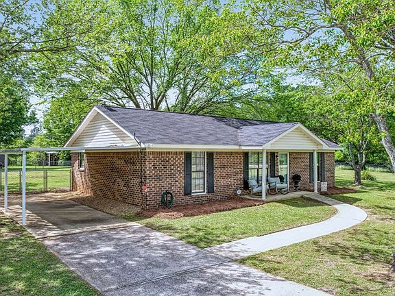 3rd image of 223 Lumpkin Rd W