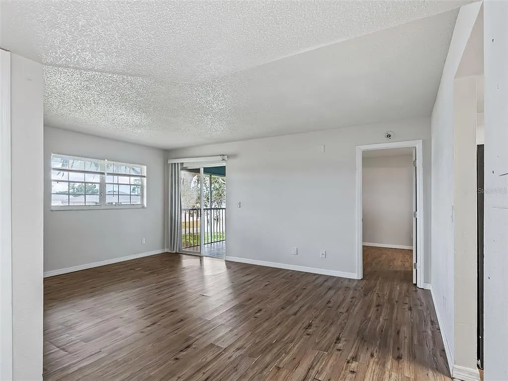 2 bed, 2.0 bath, 837 sqft, $1,250 — Photo 4