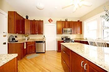 3rd image of 5100 S Kimbark Ave #3