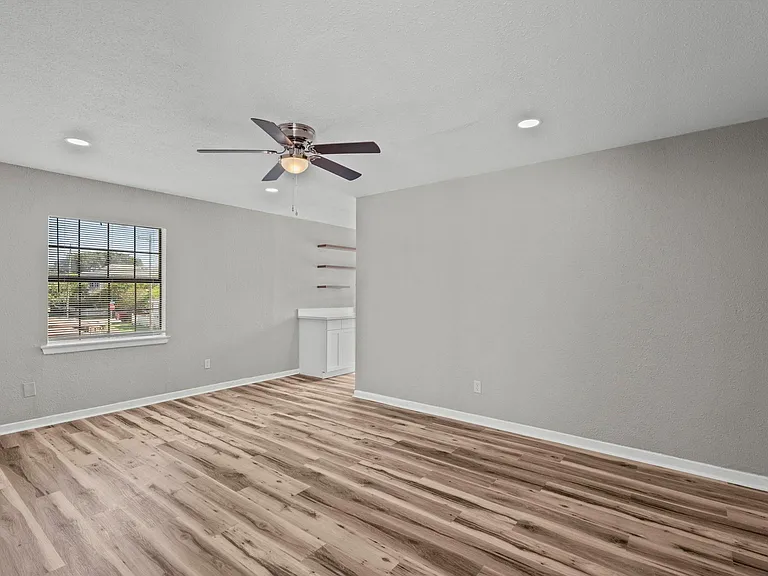 1927 Avenue M 1/2 #10 — Photo 6