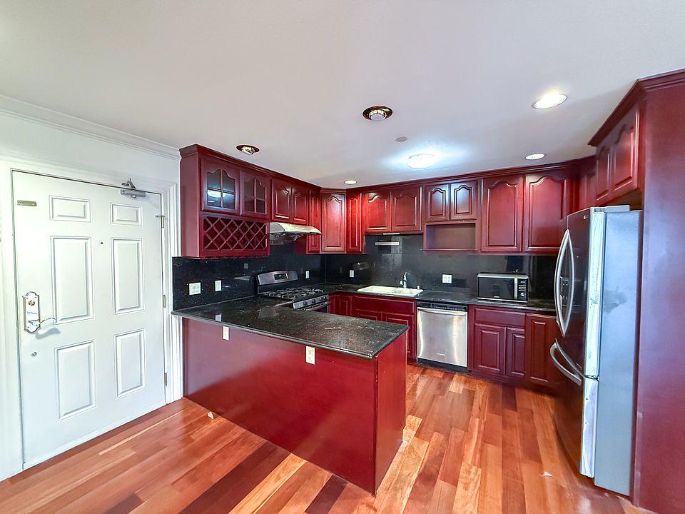 1st image of 501 33rd Ave APT 305