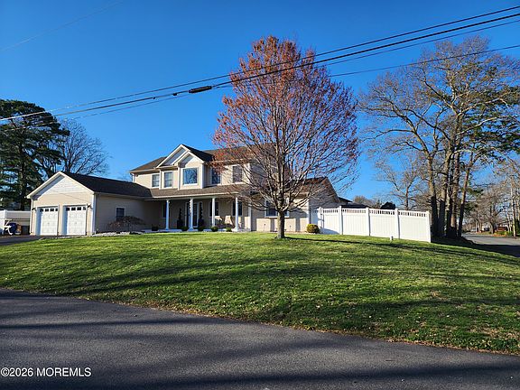 4th image of 820 Elwood Street