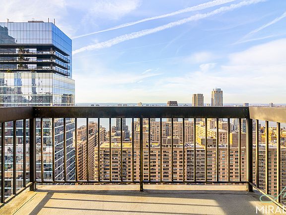 5th image of 145 W 67th St APT 43J