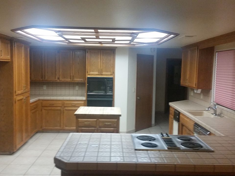 2nd image of 110 E Parkview Ave