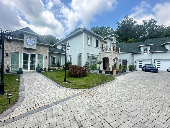 2nd image of 857 Dolley Madison Blvd