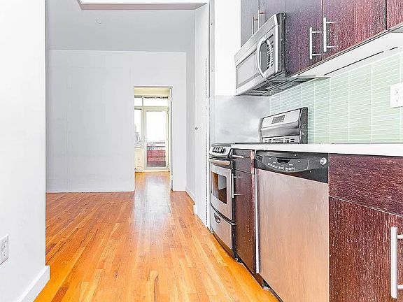 4th image of 186 Noll St #3A