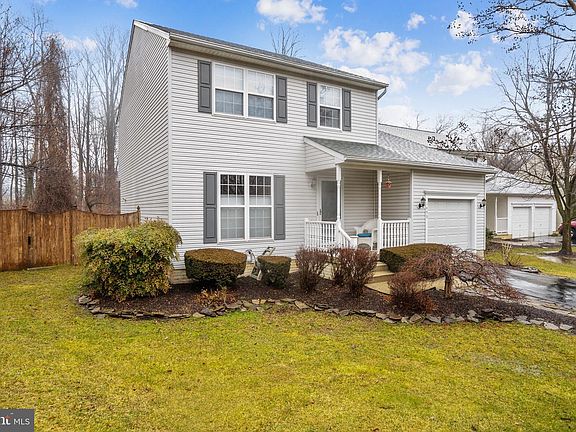 3rd image of 1495 Amberwood Dr S