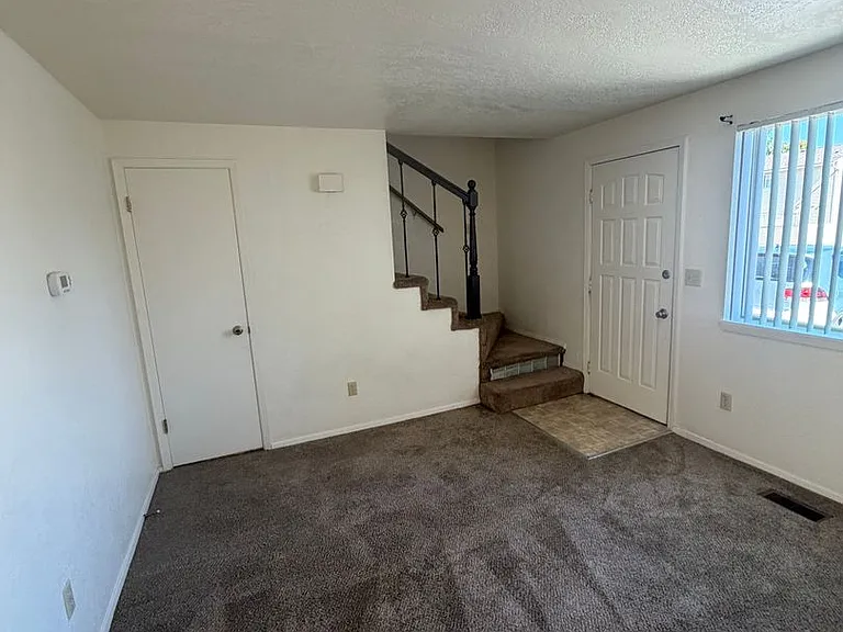 1228 S Juniper St — Photo 6