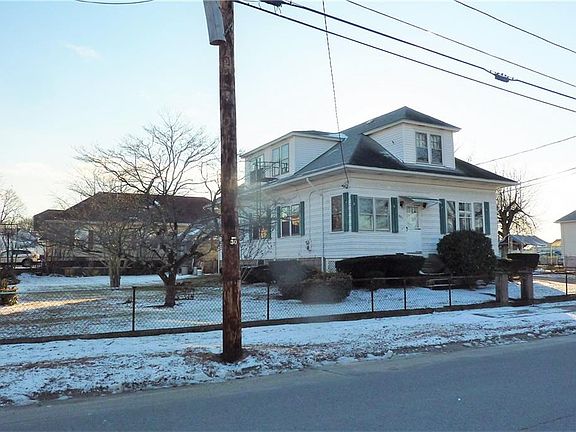 3rd image of 281 Farmington Ave