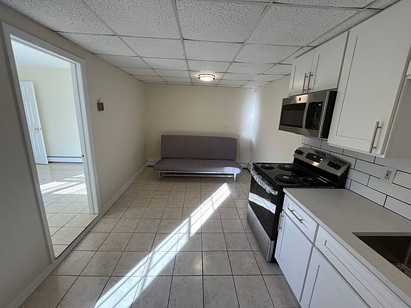 3rd image of 40 Bonnie Ln