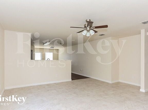 3rd image of 1424 Whitewater Dr