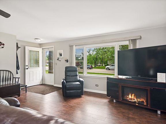 4th image of 1131 S Braintree Dr