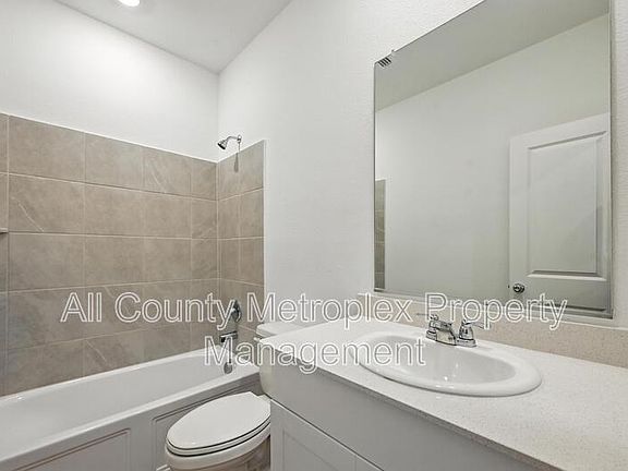 4th image of 3008 Chinkapin Ln