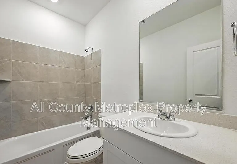 3008 Chinkapin Ln — Photo 4