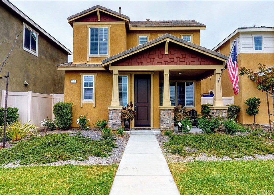 1st image of 3571 Kings Canyon Dr