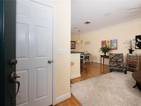 4th image of 350 2nd St N APT 10