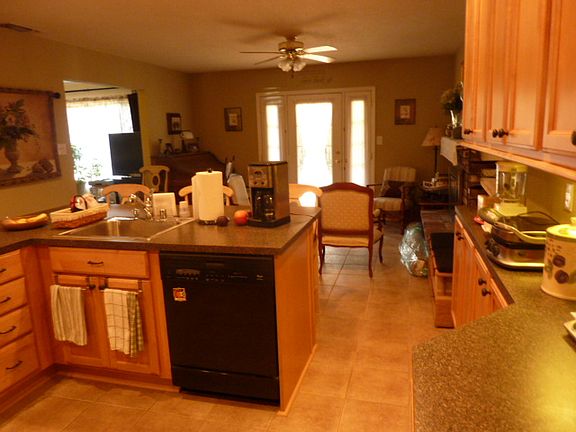 4th image of 212 Frankwood Dr