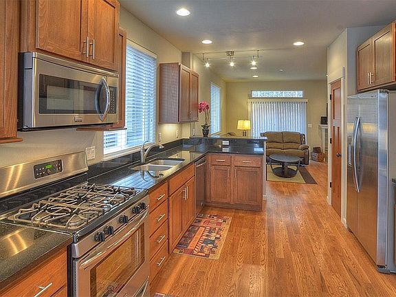 5th image of 17814 NE 95th Ct
