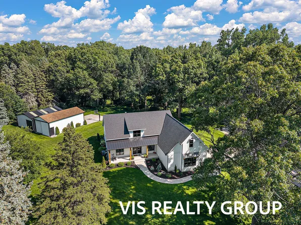 15762 Pruin St, Spring Lake, MI 49456