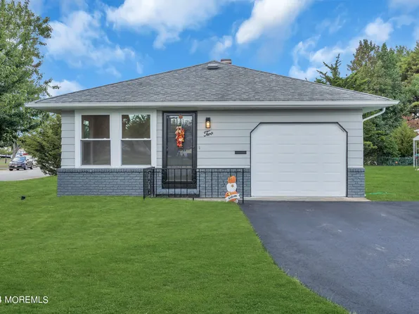 2 Bridgetown Court, Toms River, NJ 08757