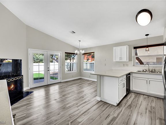 5th image of 929 High Plains Dr
