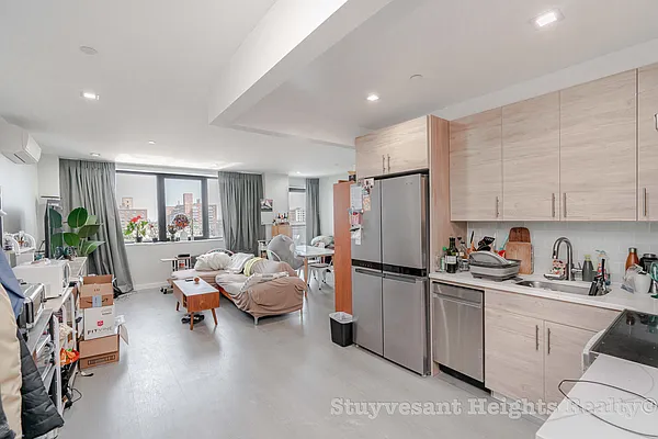 Rented by Stuyvesant Heights Realty Corp | media 31