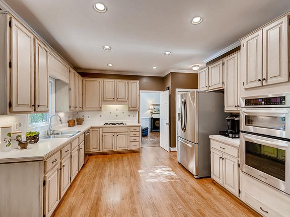 5th image of 4553 Ashmore Cir NE