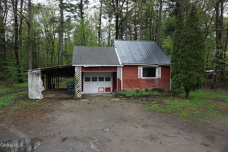 4th image of 8 Scout Road