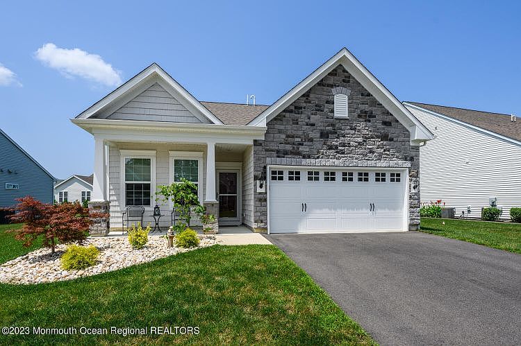 1st image of 27 Addlestone Ln