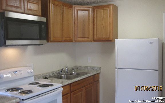 4th image of 2555 Cincinnati Ave