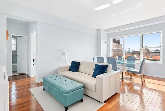 4th image of 33 Greenwich Ave APT 12B