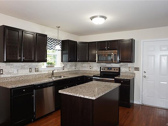 5th image of 8281 Smacks Run Creek Ln