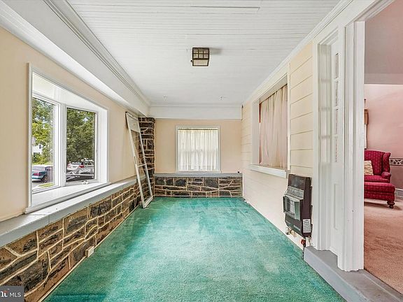 2nd image of 537 Brookline Blvd