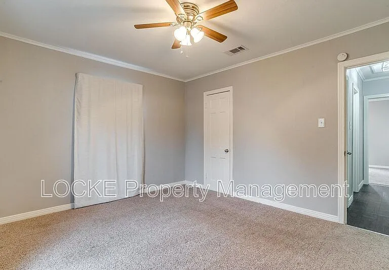 3024 8th Ave — Photo 5