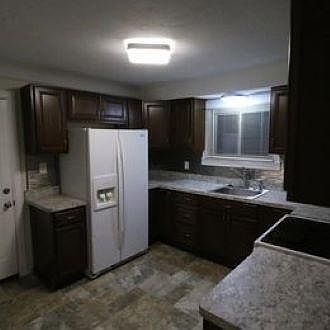 3rd image of 20454 Stafford St
