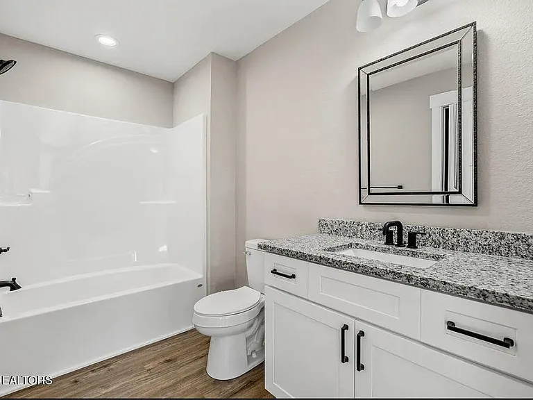 721 Haig St — Photo 11