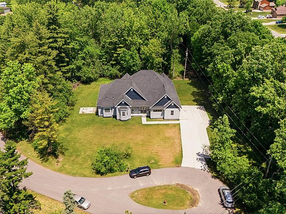 3rd image of 25212 Edgemont Dr