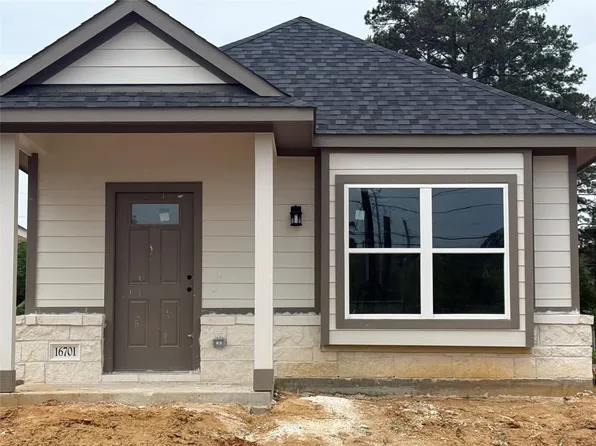 16701 Eastchase St, Willis, TX 77316