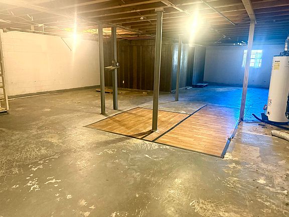 3rd image of 200 Lee St