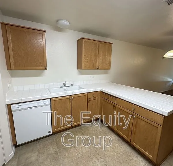4223 W Walnut Ave #B — Photo 6