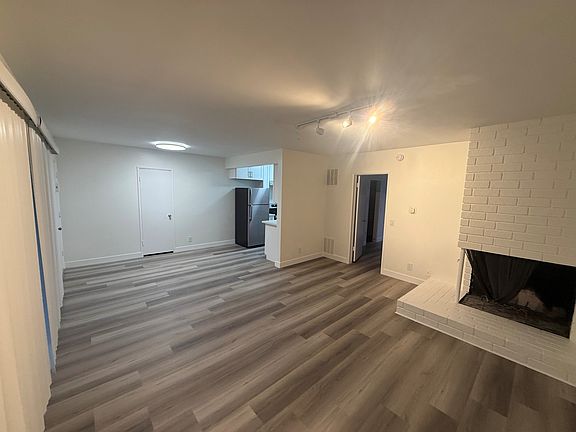 5th image of 11915 Goshen Ave APT 3