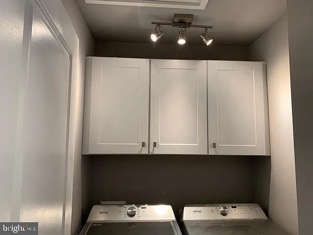 10203 Scarborough Commons Ct — Photo 17