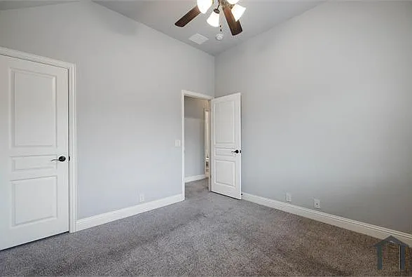 4228 Sweet Clover Ln — Photo 16