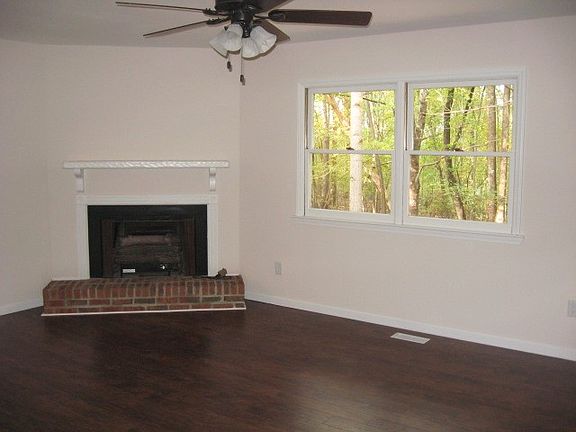 5th image of 2502 Hardwood Ln