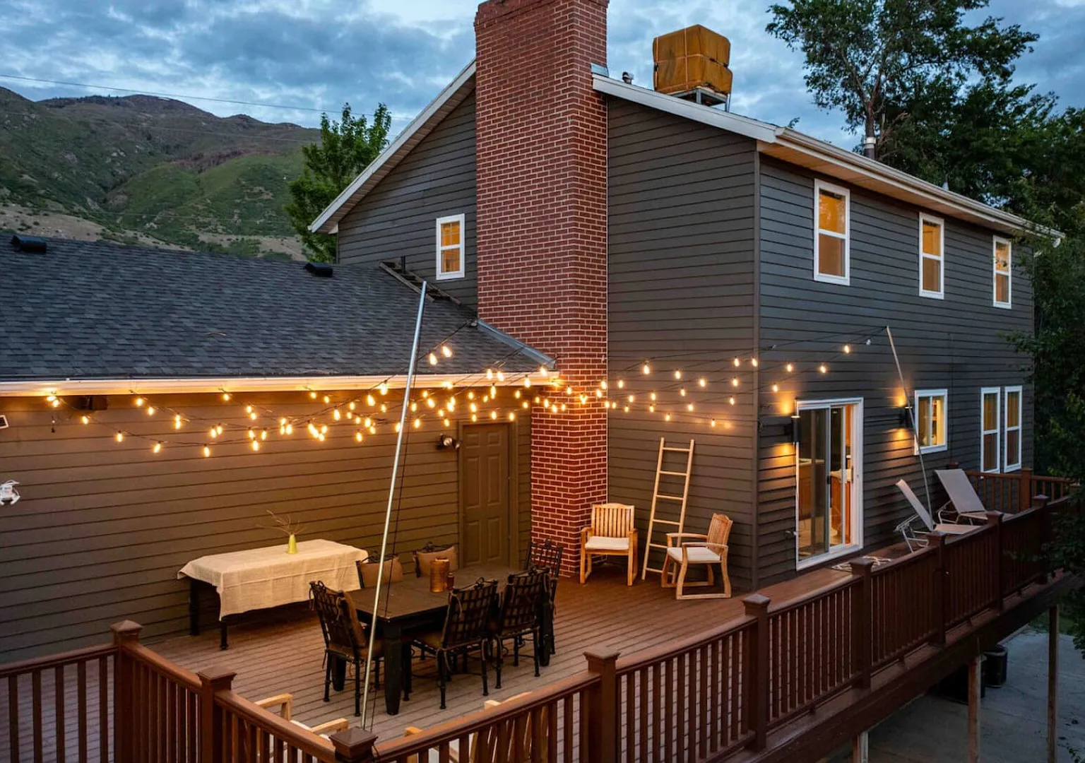 Farmington Basecamp-Hot Tub, Large Deck and View! — Photo 4