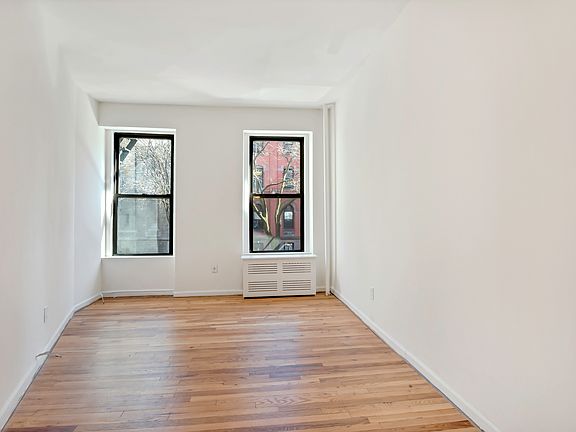 4th image of 876 Lexington Ave #1B*