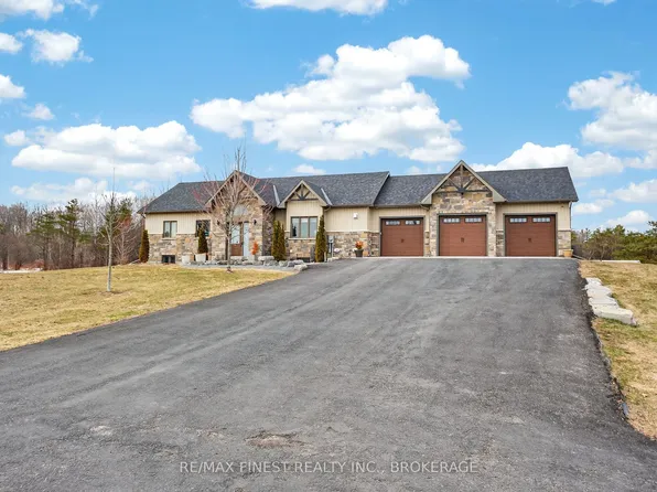 3266 Harrowsmith Rd, South Frontenac, ON K0H 1V0
