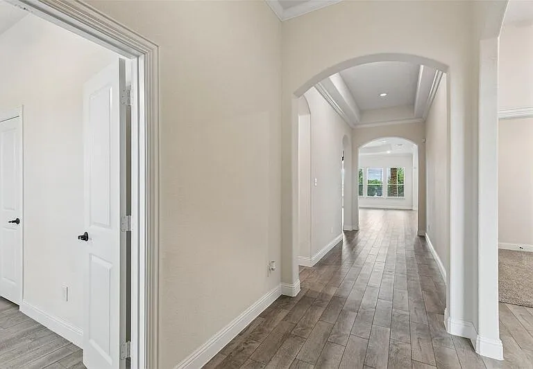 2513 Loudon St W — Photo 14