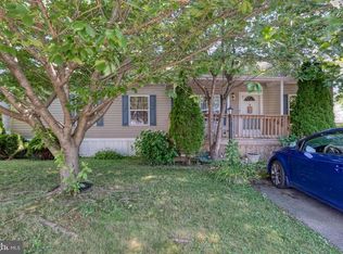 105 Greenbriar Cir, Lancaster, PA